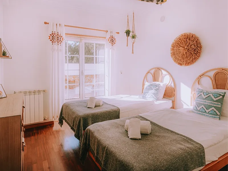 Cliff_Surfhouse_Twin_Room_Quarenta01 Cliff Surf House Portugal Santa Cruz - Rooms