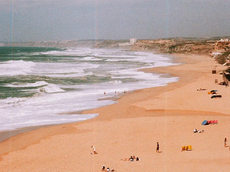 cliff-surf-house-santacruz-beach04 Cliff Surf House Portugal Santa Cruz - beach