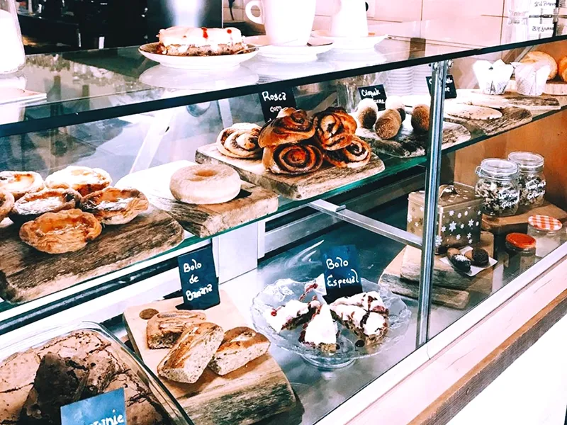 cliff-surf-house-santacruz-cafe03 Cliff Surf House Portugal Santa Cruz - cafe