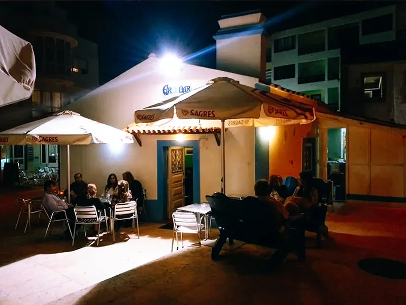 cliff-surf-house-santacruz-nightlife04 Cliff Surf House Portugal Santa Cruz - nightlife